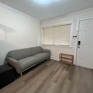private-suite-1-bed-1-bath-15-mins-yvr-and-downtown.vancouver-hotels-bc.net/